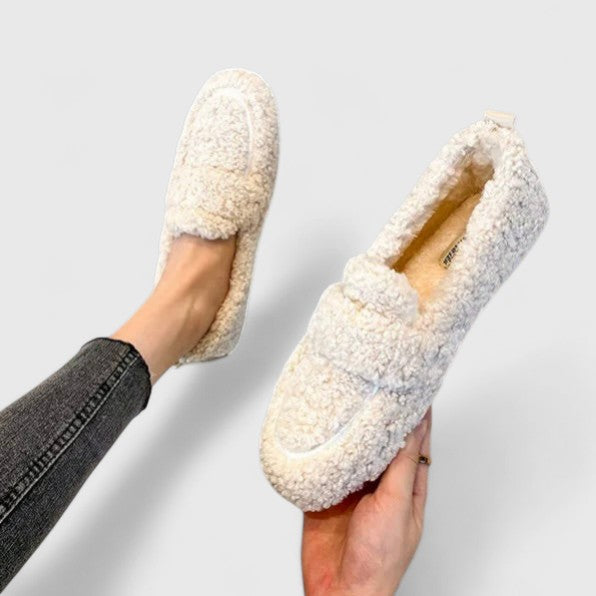 MAELLA | WARM SLIPPERS WITH ELEGANT DESIGN
