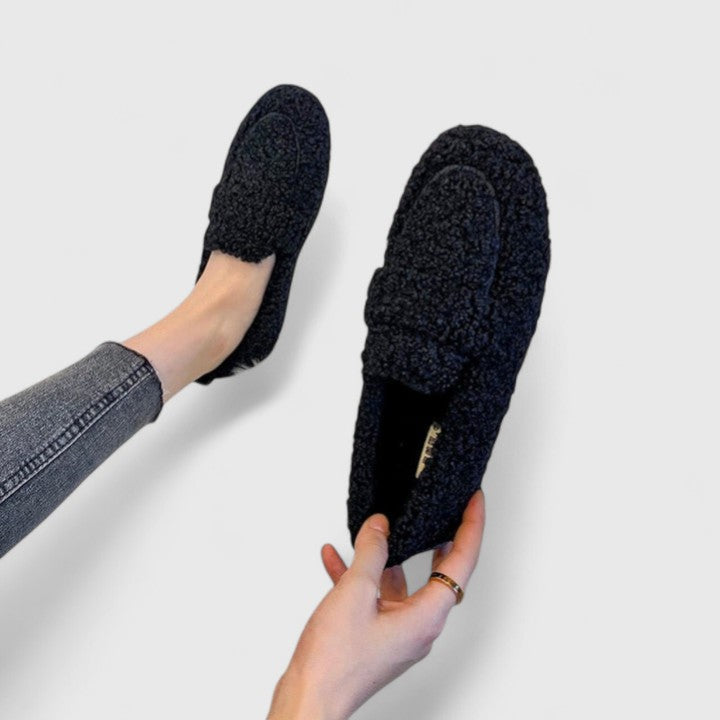 MAELLA | WARM SLIPPERS WITH ELEGANT DESIGN