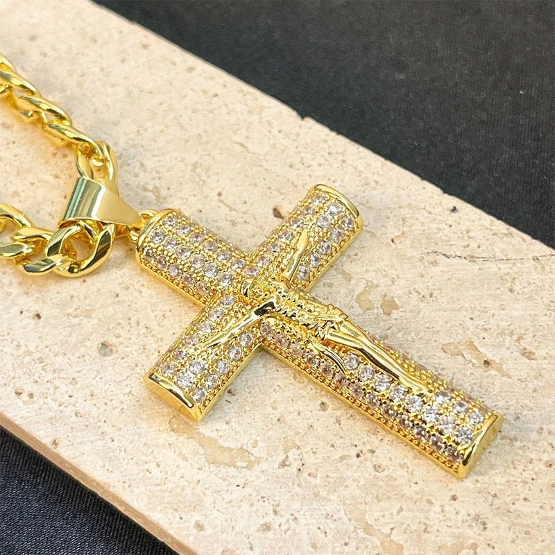 CROSS PENDANT NECKLACE